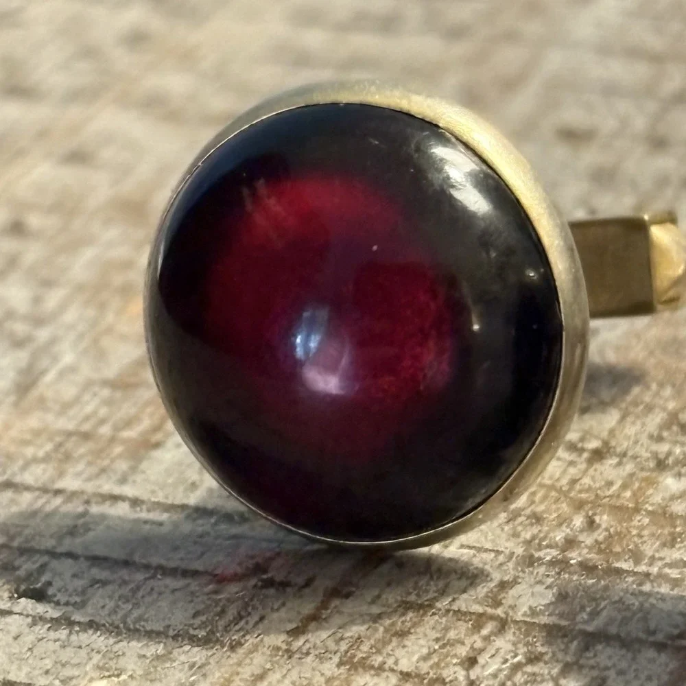 Swank Round Cufflinks Red Dark Red Gold Tone Lucite Acrylic Men's Retro Signed‎